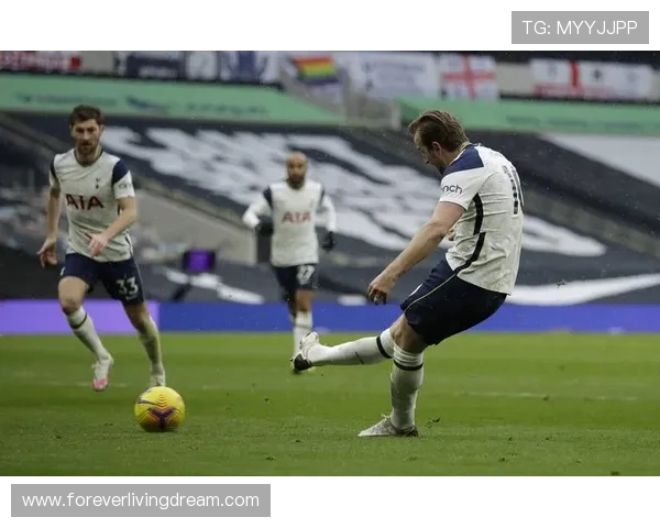 凯恩vs卢卡库:英超中锋时代谁能定义效率与战术角色?