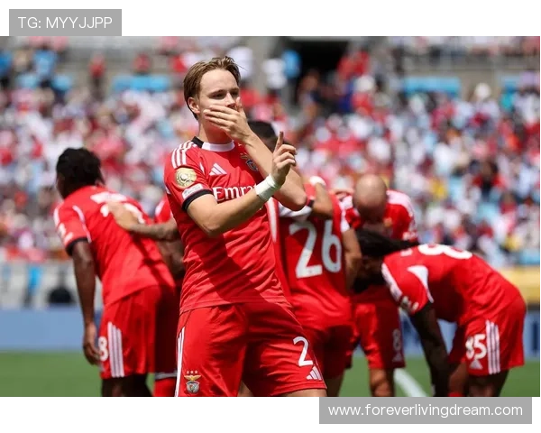 拜仁关键比赛表现不稳定,对争冠形势稳定性构成考验 拜仁关键比赛表现不稳定,对争冠形势稳定性构成考验