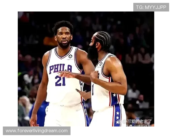 恩比德低位单打主导内线，高效对比约基奇偏重传导