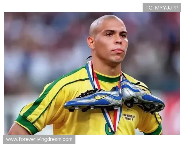 罗纳尔迪尼奥居然能一边豪赌一边还保持舞王气场，普通人真活不来啊